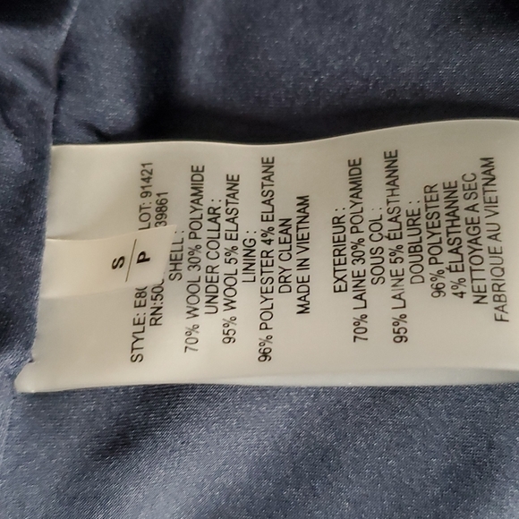 Eli Tahari, Size Small, Black coat, Shell 70% Wool 30% Polyamide, worn once. - Picture 4 of 4